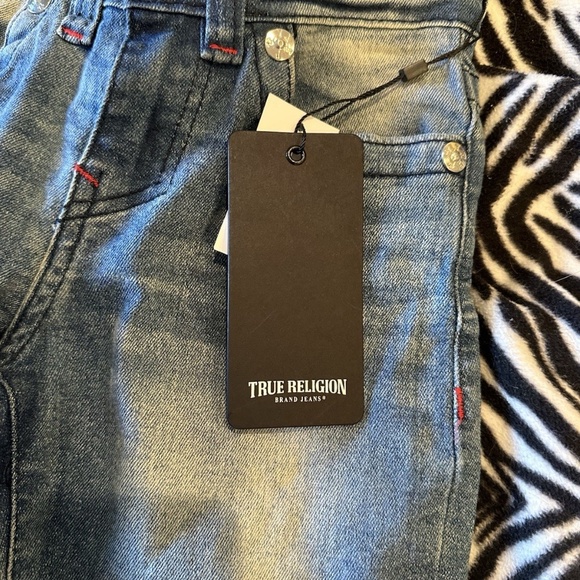 Boys 5T True Religion Jean Shorts - Picture 2 of 4